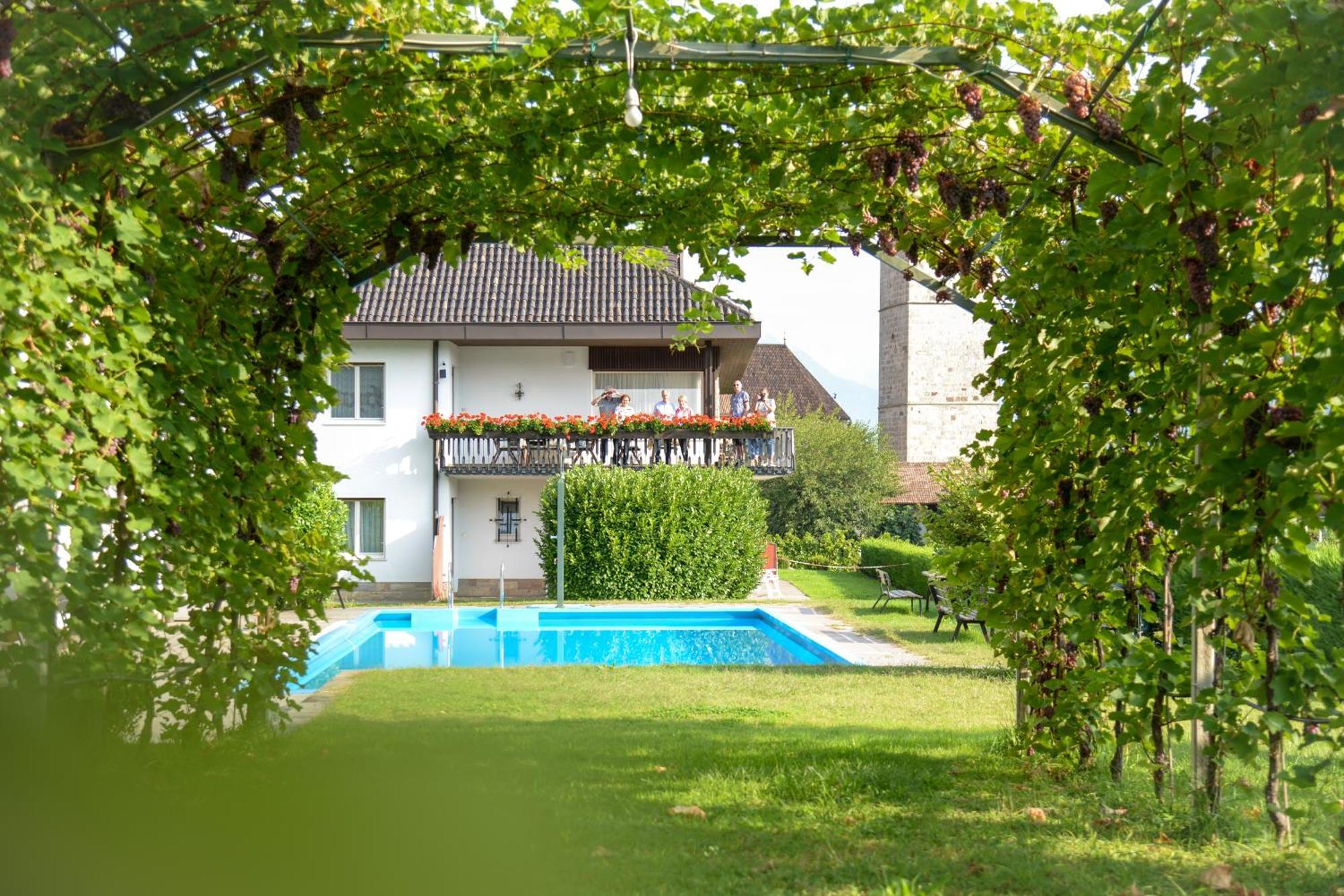 Pension Rebgut Bed & Breakfast Lana Exterior photo